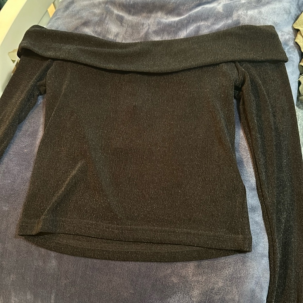 EDIKTED NWT black off the shoulder top